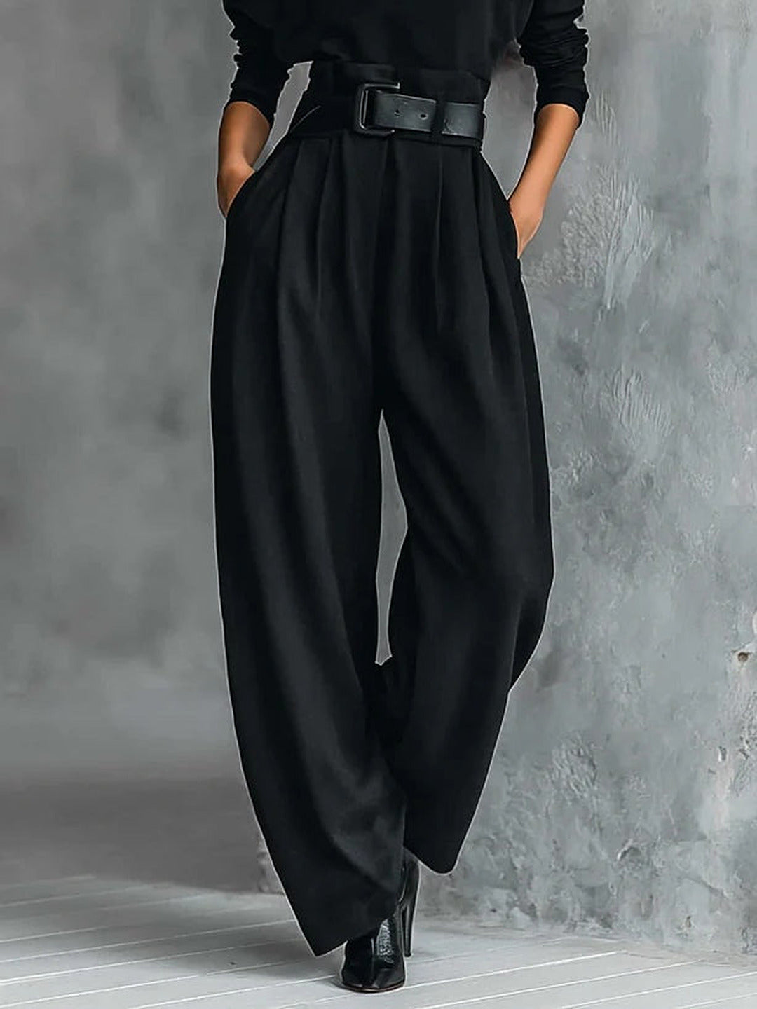 Jolanda | Ensemble col roulé et pantalon avec ceinture, noir