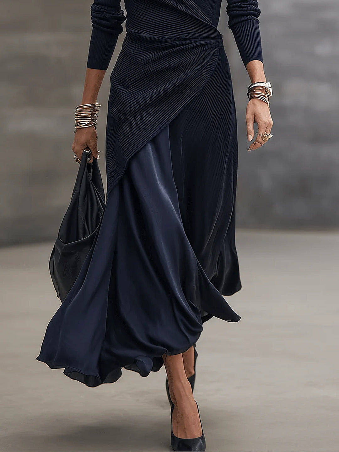 Tamara | Robe maxi portefeuille à jupe satinée, bleu marine
