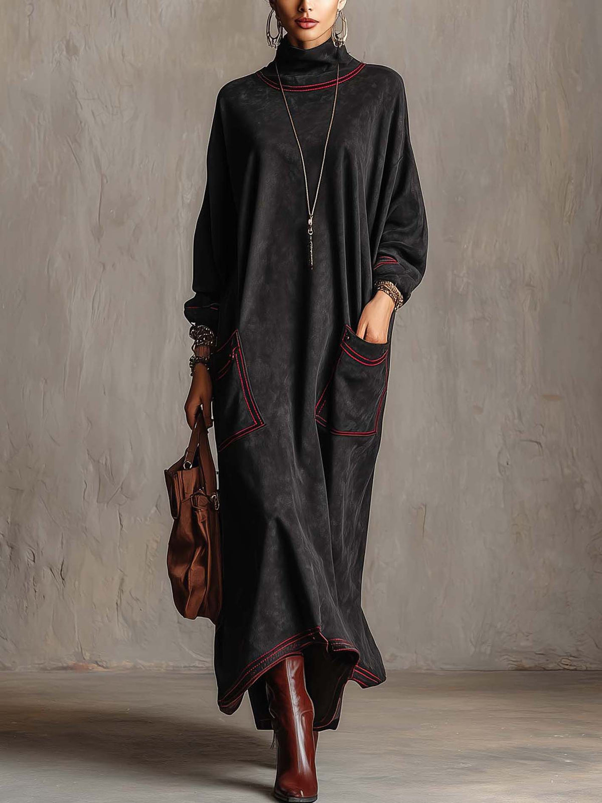 Marielle | Robe Maxi en Suédine Noire à Coutures Contrastées Rouges et Poches Plaquées