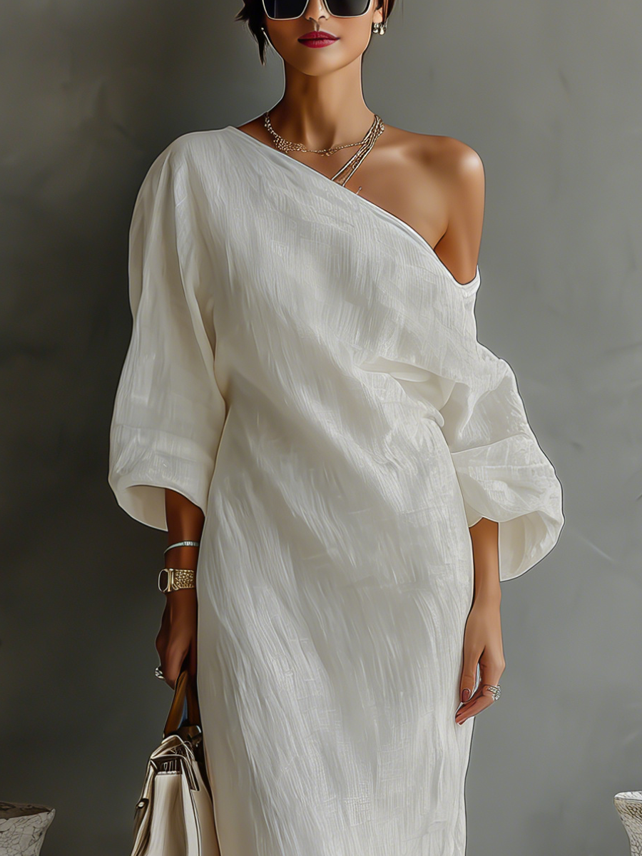 Robe longue fluide en coton et lin, blanc ivoire, à épaule dénudée