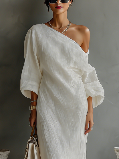 Robe longue fluide en coton et lin, blanc ivoire, à épaule dénudée