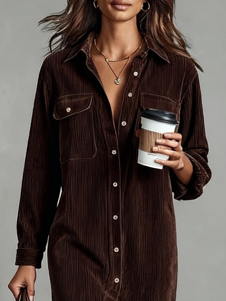 Fiorella | Robe midi ample en velours côtelé à poches poitrine