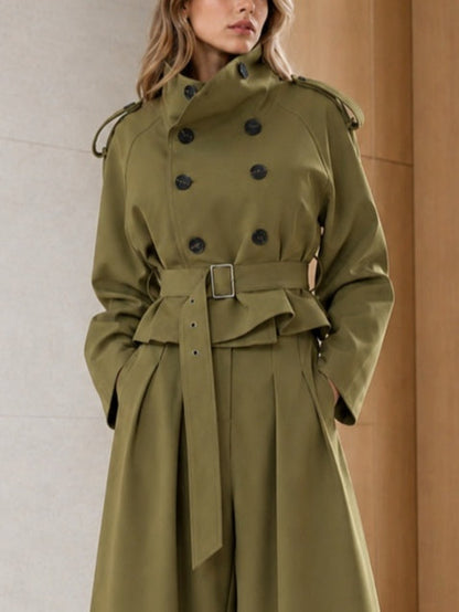Alba | Ensemble vert olive avec veste courte croisée, ceinture et pantalon large taille haute