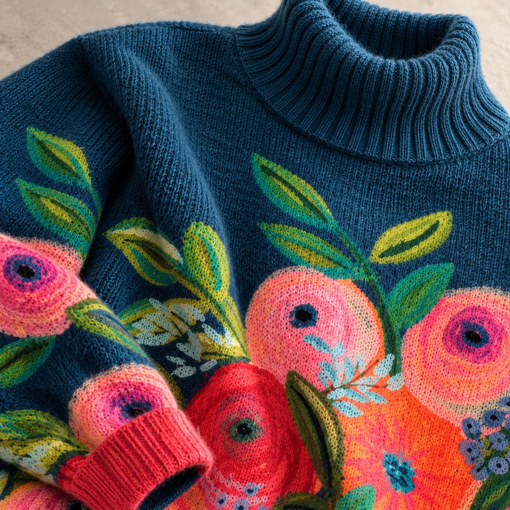 Alice | Pull doux à col montant et broderie florale