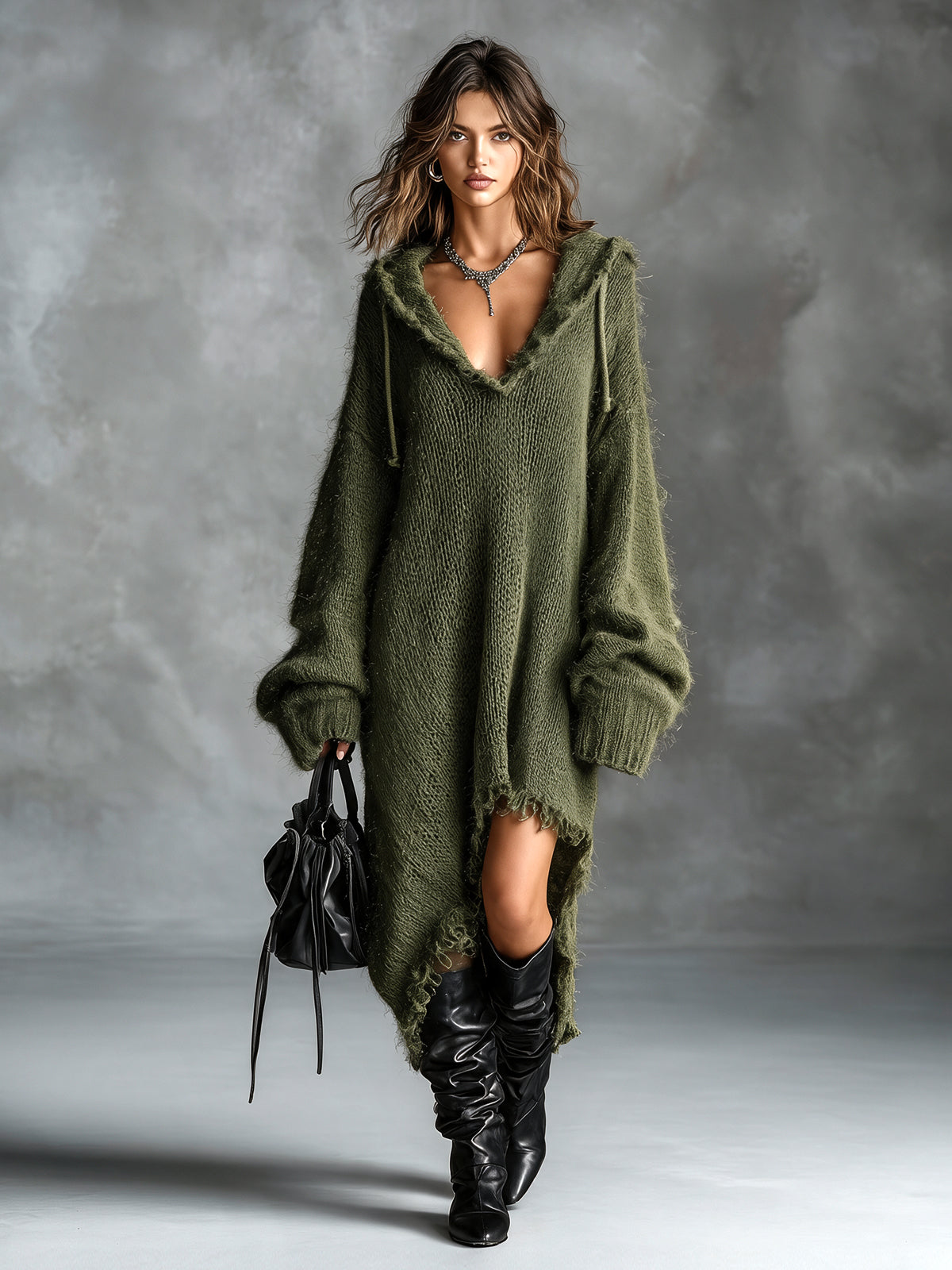 Bruna | Robe midi oversize en maille douce à capuche