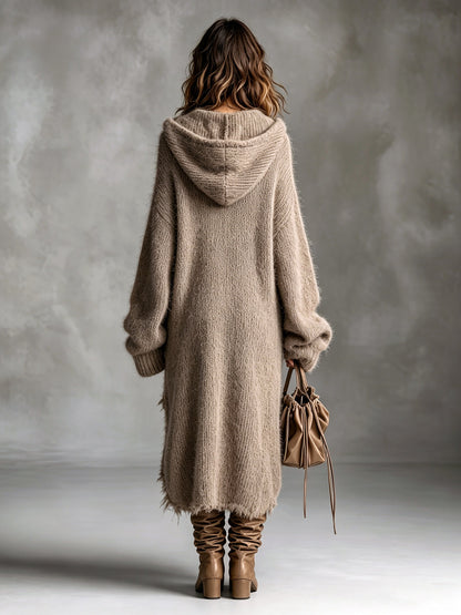 Bruna | Robe midi oversize en maille douce à capuche