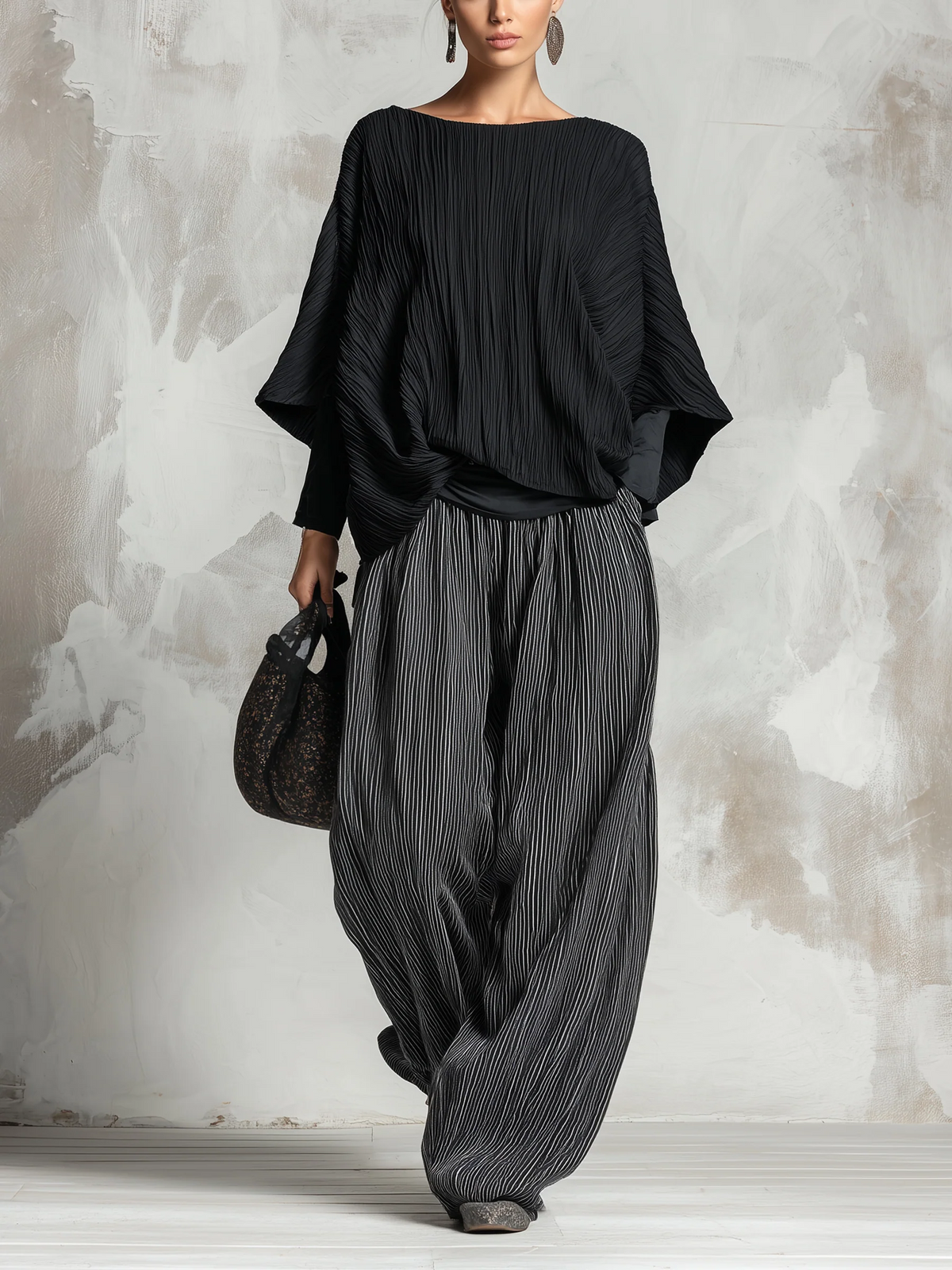 Delia | Ensemble plissé, haut chauve-souris et pantalon palazzo