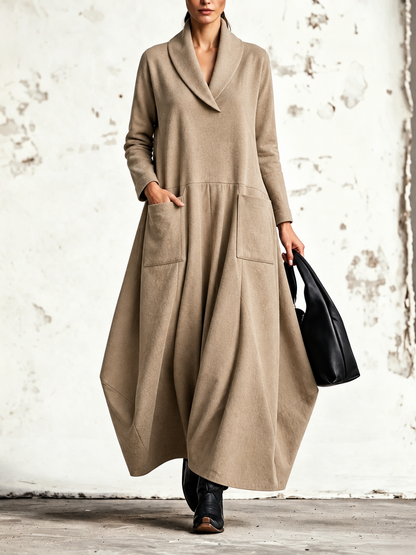 Alba | Robe maxi à col châle croisé et poches plaquées