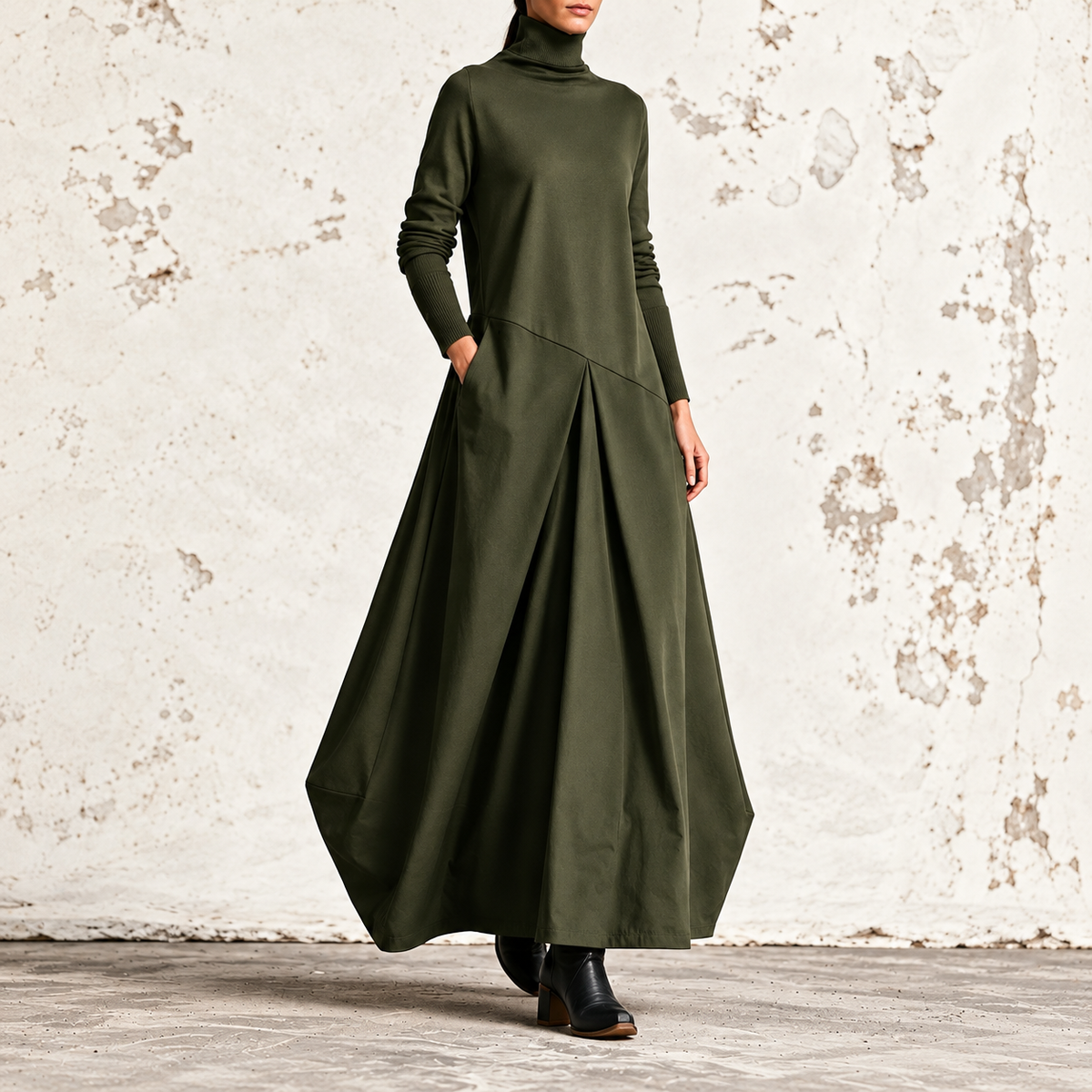 Fiammetta | Robe maxi à col montant, panneau diagonal et poches