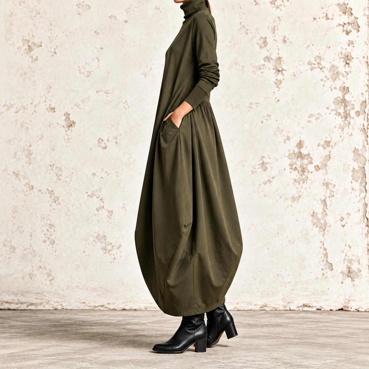 Lucrezia | Robe maxi à col montant et jupe effet portefeuille