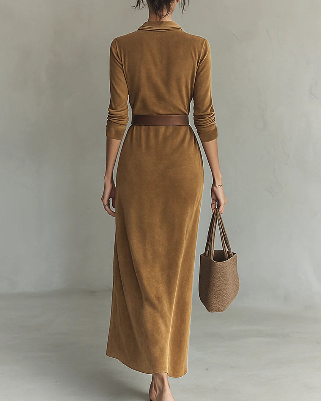 Giada | Robe longue effet suédine à col chemise et ceinture