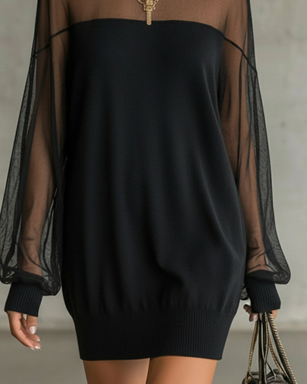 Amelia | Mini-robe noire à manches en résille