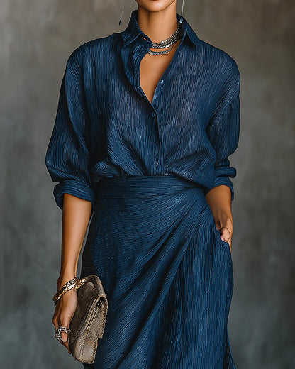 Sara | Ensemble chemise froissée et jupe longue portefeuille, bleu foncé
