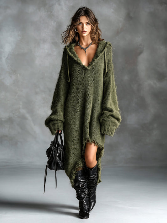 Elena | Robe oversize en maille d’aspect moelleux à capuche