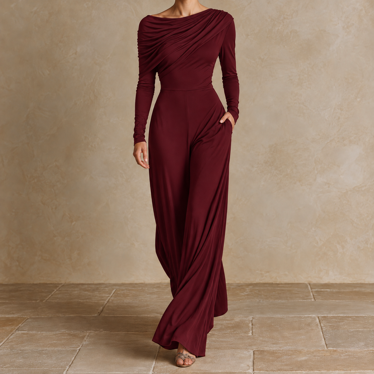 Dafne Sera | Combinaison à encolure drapée et pantalon large